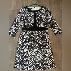 Nine West dress, black and white floral pattern with 3/4 sleeves, back zipper